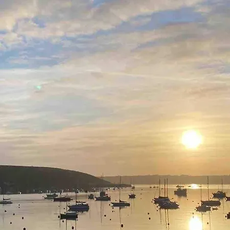 Stunning Waterfront Apartment With Spectacular Views & Parking At 'Captains Loft' Falmouth Exterior photo