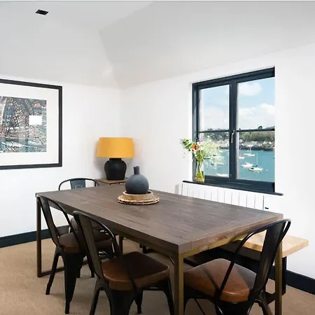 Stunning Waterfront Apartment With Spectacular Views & Parking At 'Captains Loft' Falmouth Exterior photo