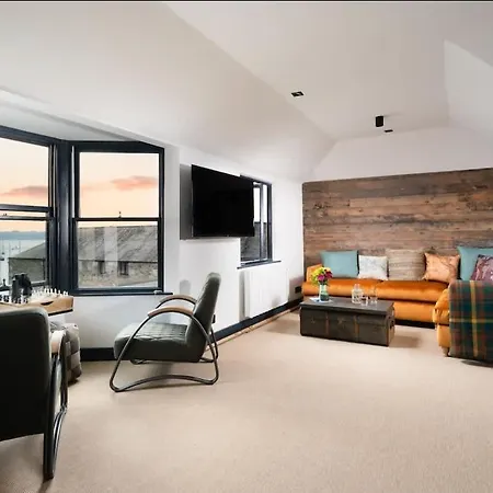 Stunning Waterfront Apartment With Spectacular Views & Parking At 'Captains Loft' Falmouth Exterior photo