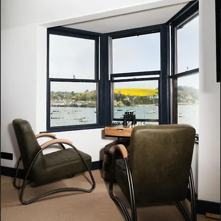 Stunning Waterfront Apartment With Spectacular Views & Parking At 'Captains Loft' Falmouth Exterior photo