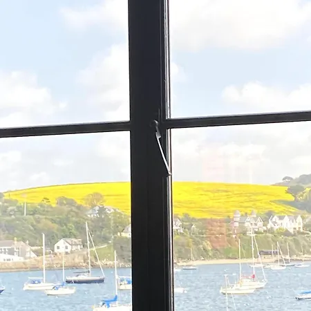 Stunning Waterfront Apartment With Spectacular Views & Parking At 'Captains Loft' Falmouth Exterior photo