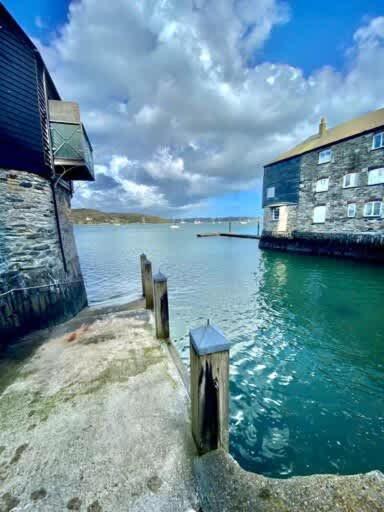 Holiday home Stunning Waterfront With Spectacular Views & Parking At 'captains Loft'