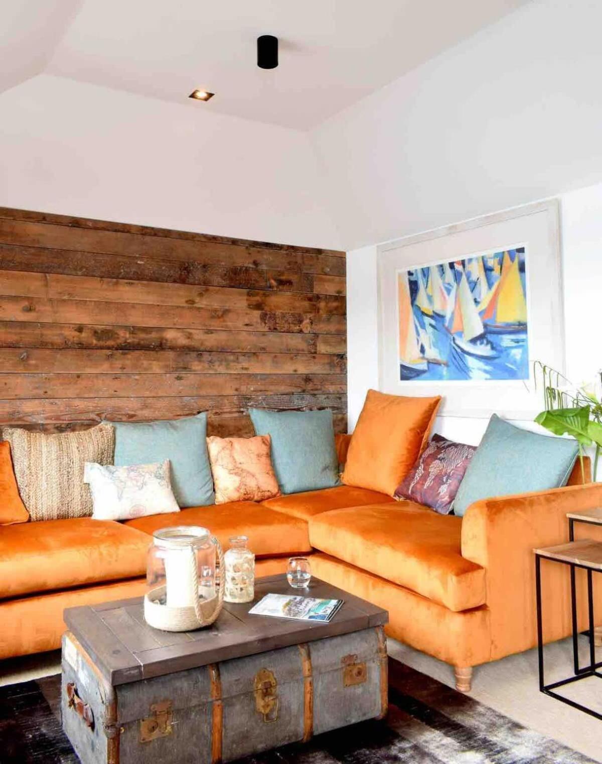 Holiday home Stunning Waterfront With Spectacular Views & Parking At 'captains Loft' *