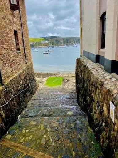Holiday home Stunning Waterfront With Spectacular Views & Parking At 'captains Loft' Falmouth