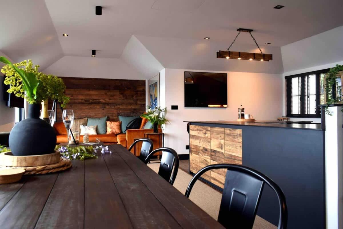Stunning Waterfront With Spectacular Views & Parking At 'captains Loft' * Falmouth