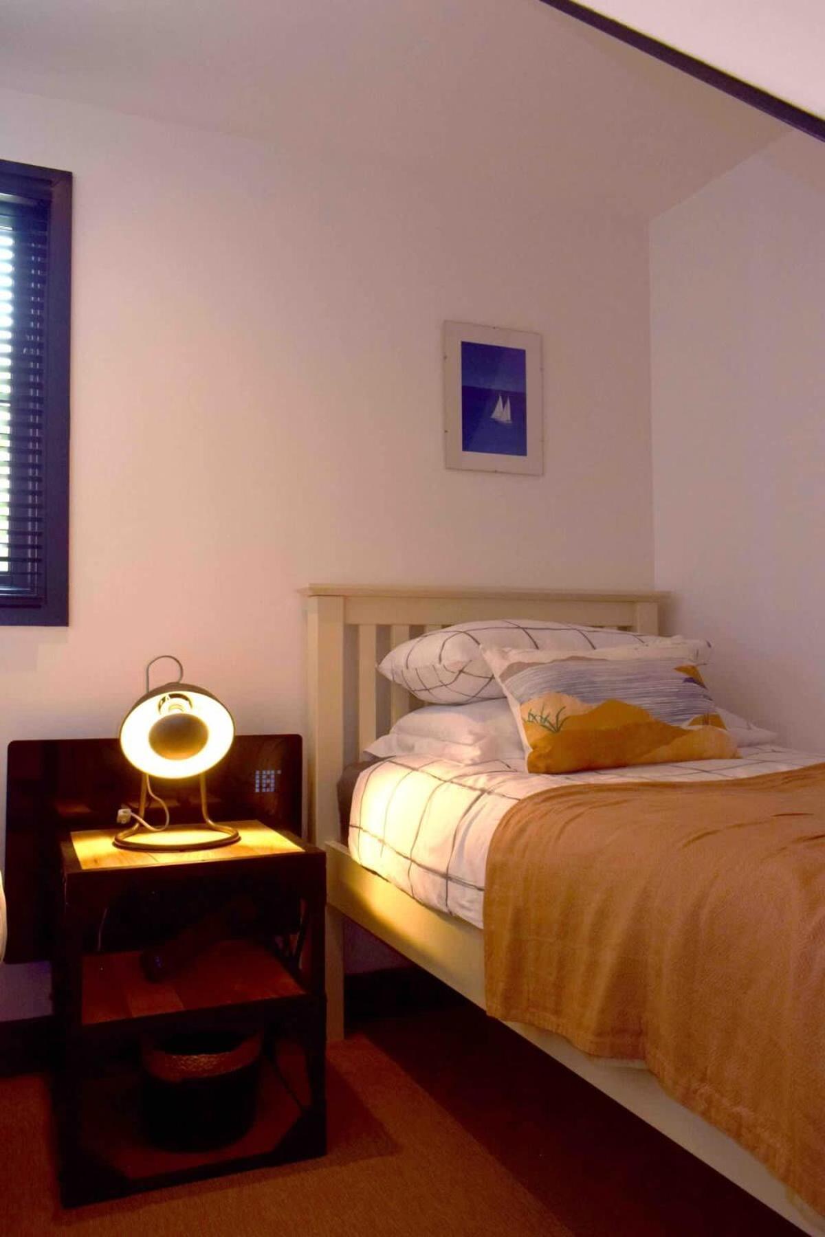 Holiday home Stunning Waterfront With Spectacular Views & Parking At 'captains Loft' *