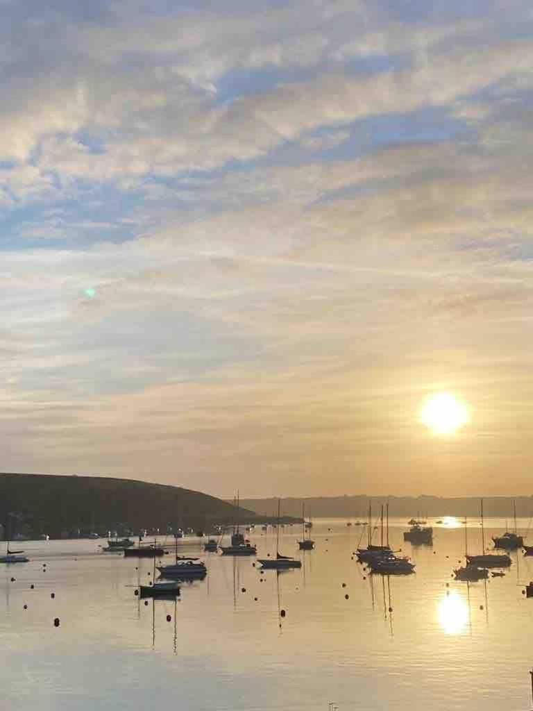 Stunning Waterfront With Spectacular Views & Parking At 'captains Loft' Holiday home