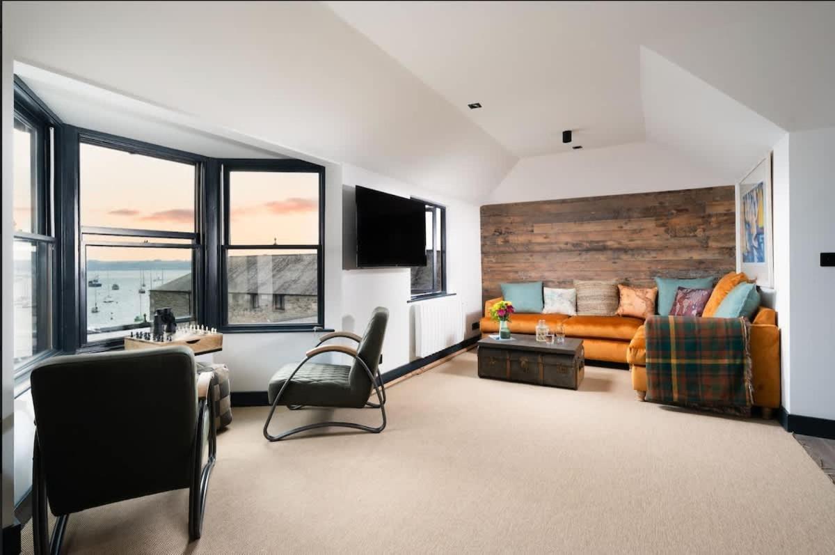 Stunning Waterfront With Spectacular Views & Parking At 'captains Loft' * Falmouth